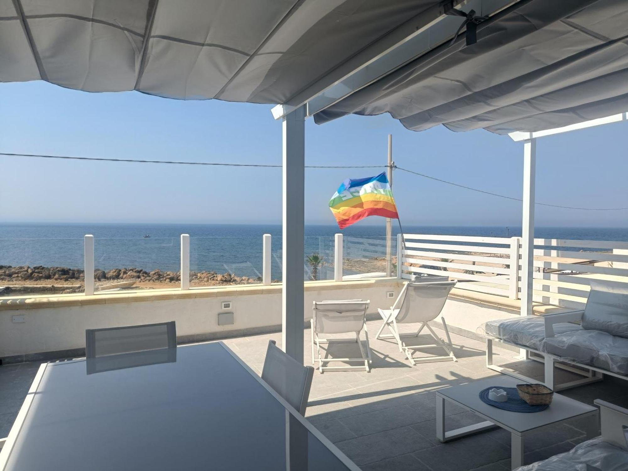 Divino Appartamenti Vista Mare Petrosino Exterior foto